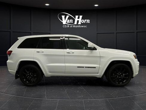 Certified 2020 Jeep Grand Cherokee Altitude image 2