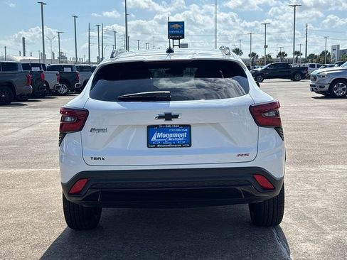Used 2026 Chevrolet Trax RS FWD image 10
