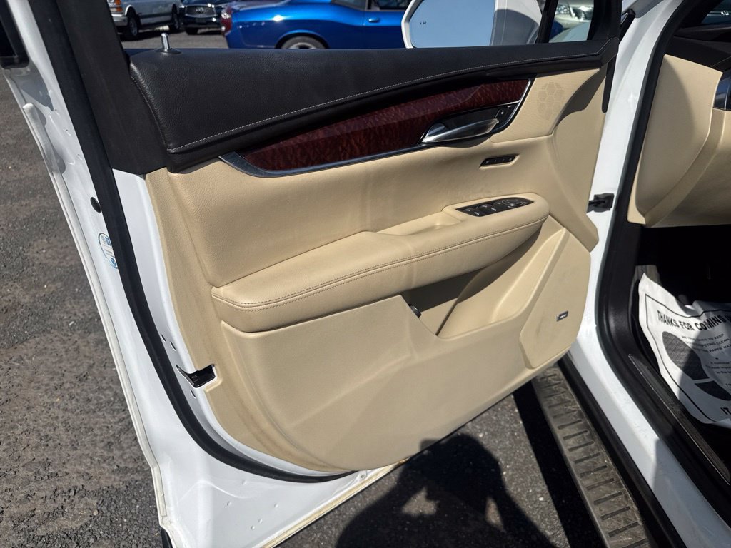 Used 2017 Cadillac XT5 Luxury AWD/4WD image 34