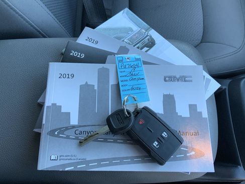 Used 2019 GMC Canyon 2WD Crew Cab w/ Convenience Package image 55