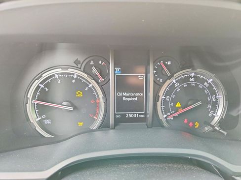 Used 2023 Toyota 4Runner TRD Off-Road Premium w/ Off Road Premium Plus Package AWD/4WD image 8