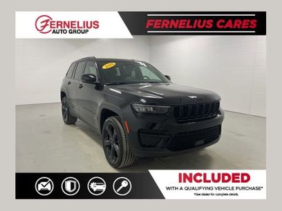 Used 2024 Jeep Grand Cherokee Altitude