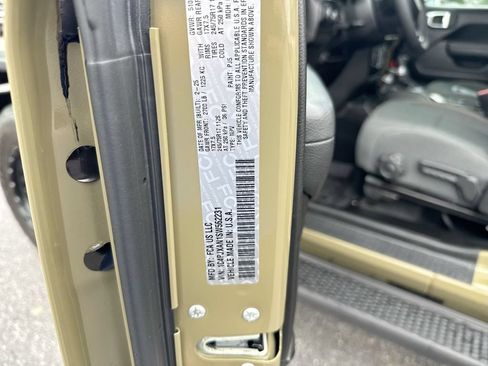 Used 2025 Jeep Wrangler Sport AWD/4WD image 27