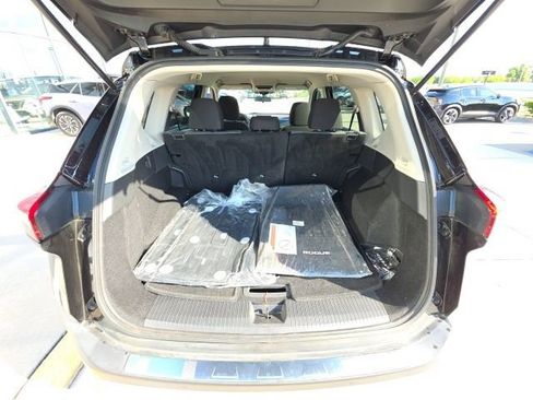 Used 2022 Nissan Rogue SV image 26