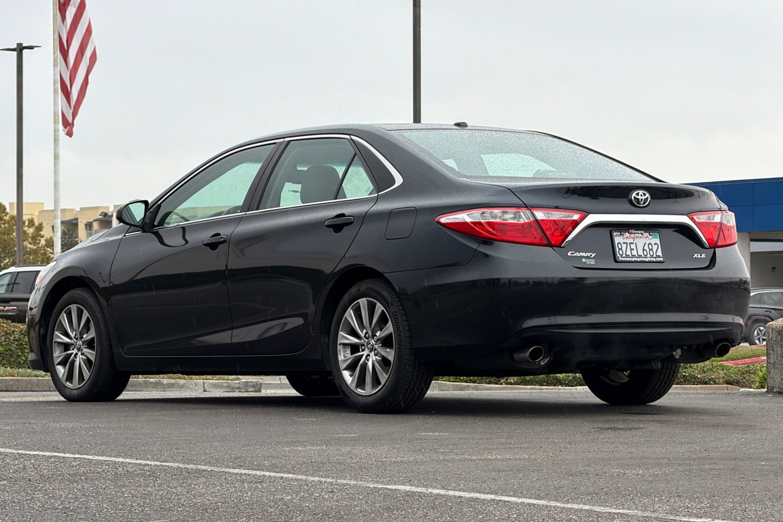 Used 2015 Toyota Camry XLE FWD image 6