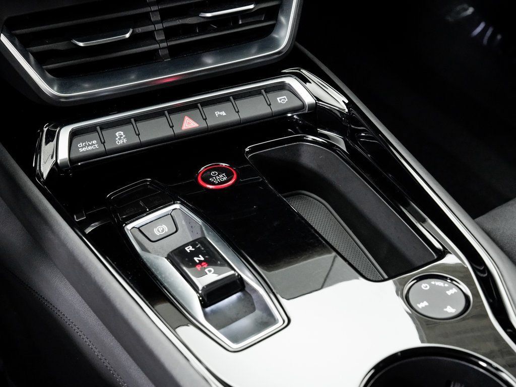 Used 2022 Audi e-tron GT Premium Plus AWD/4WD image 18