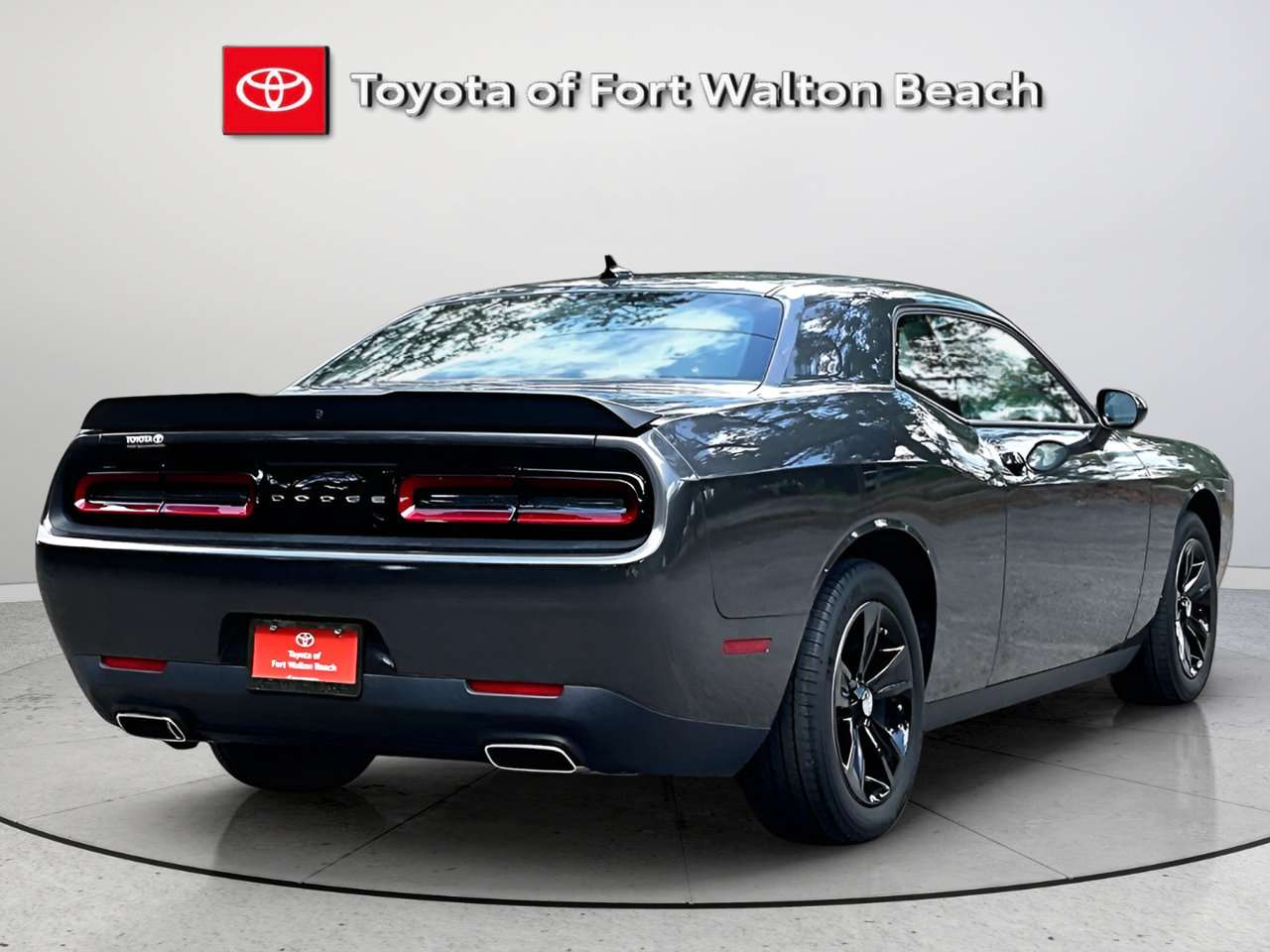 Used 2023 Dodge Challenger SXT RWD image 6