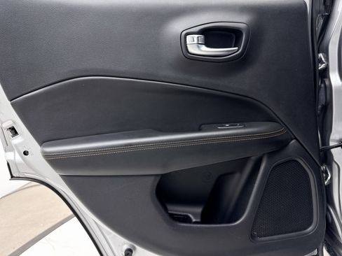 Used 2018 Jeep Compass Limited w/ Navigation Group image 32