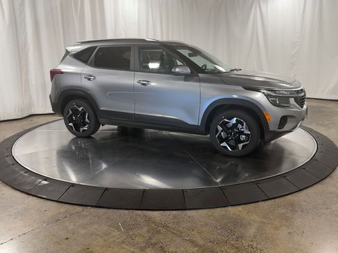 New 2026 Kia Seltos S image 3