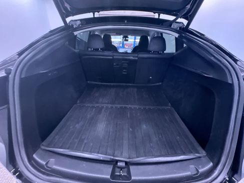 Used 2023 Tesla Model Y Long Range image 39