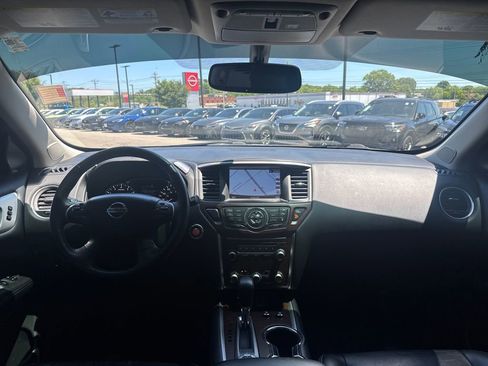 Used 2019 Nissan Pathfinder Platinum AWD/4WD image 21