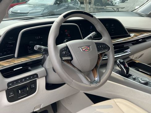 Used 2021 Cadillac Escalade ESV Premium Luxury Platinum AWD/4WD image 15