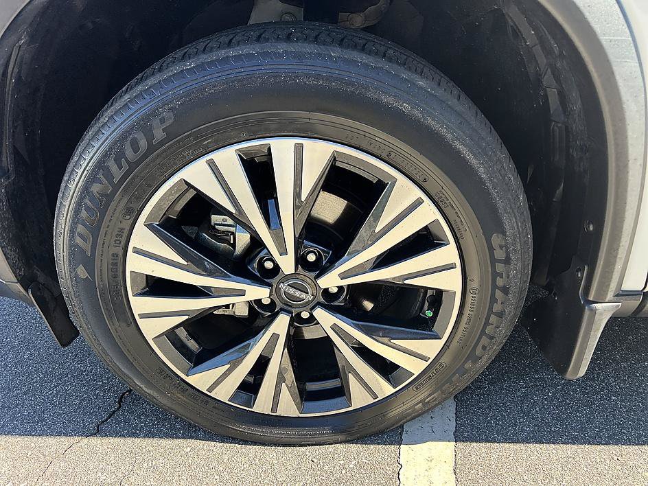 Certified 2023 Nissan Rogue SV w/ SV Premium B Package AWD/4WD image 9