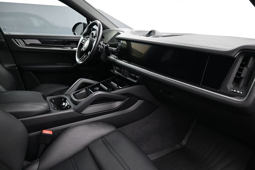 Certified 2024 Porsche Cayenne S AWD/4WD image 14