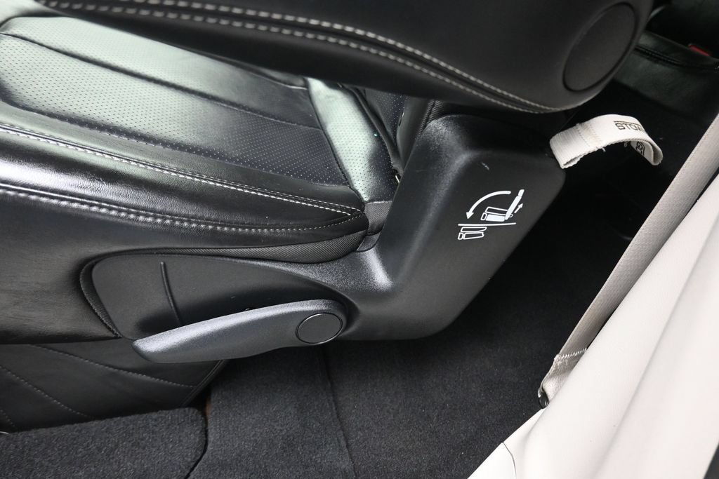 Used 2024 Chrysler Pacifica Touring-L FWD image 32