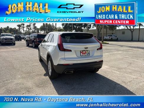 Used 2022 Cadillac XT4 Luxury w/ Driver Awareness Package FWD image 6