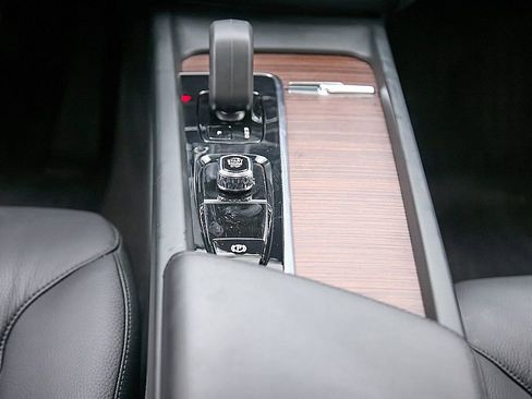 Certified 2023 Volvo XC60 B5 Plus w/ Climate Package image 30