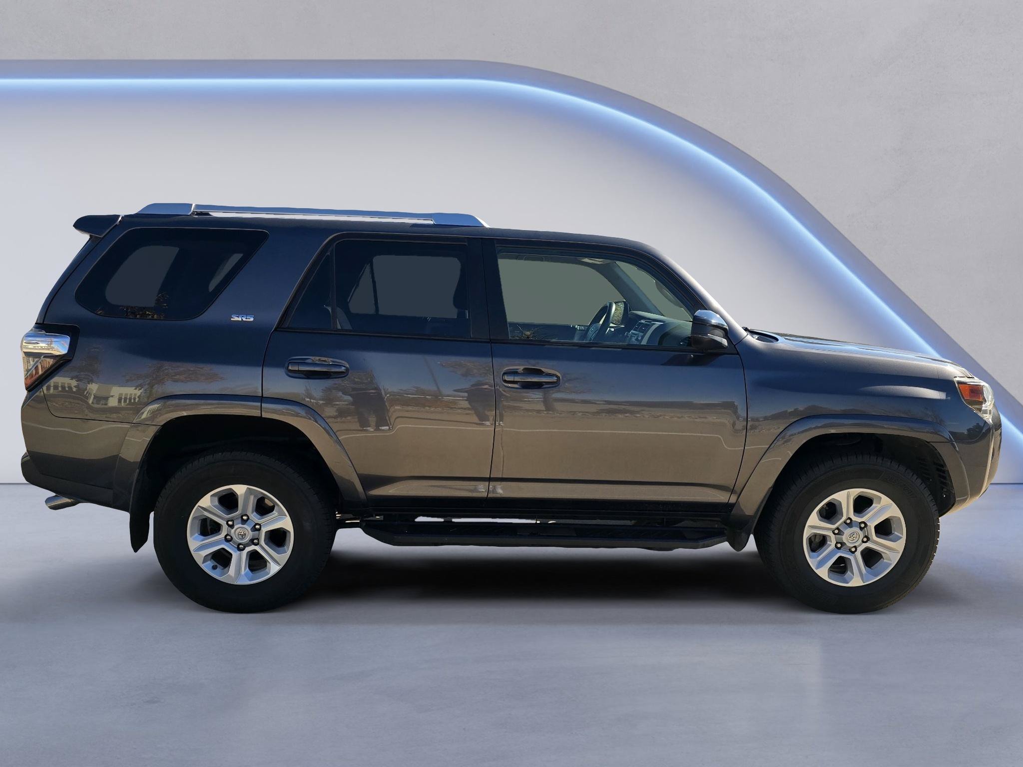 Used 2016 Toyota 4Runner SR5 AWD/4WD image 6