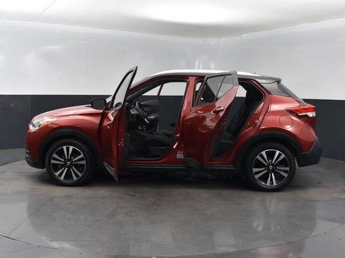 Used 2019 Nissan Kicks SV image 29