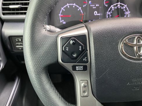 Used 2022 Toyota 4Runner SR5 RWD image 6