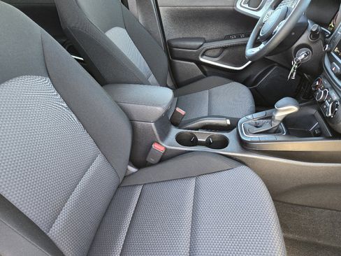 Certified 2025 Kia Soul S image 19