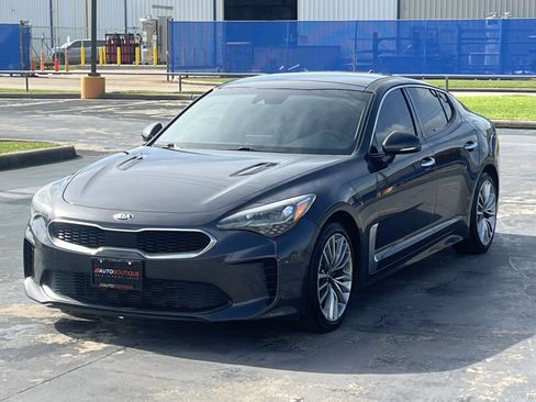 Used 2019 Kia Stinger Premium RWD image 5