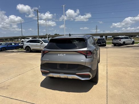 Certified 2025 Kia Sportage LX FWD image 20