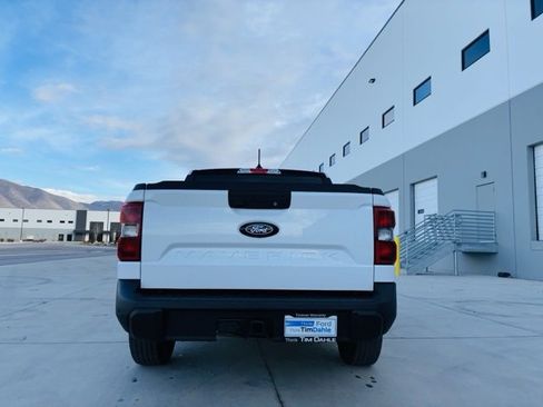 New 2026 Ford Maverick Lariat w/ Black Appearance Package image 4