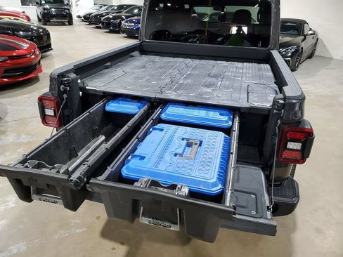 Used 2020 Jeep Gladiator Overland w/ LED Lighting Group AWD/4WD image 46