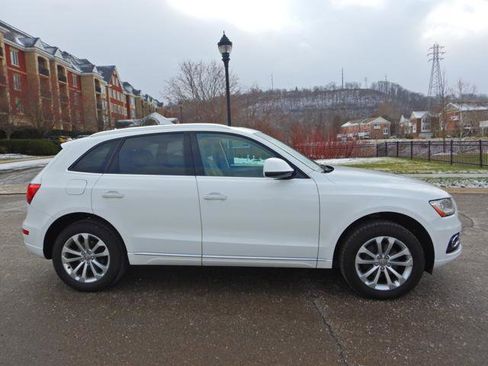 Used 2016 Audi Q5 2.0T Premium Plus w/ Technology Package image 3