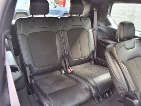 Used 2023 Jeep Grand Cherokee L Laredo image 38