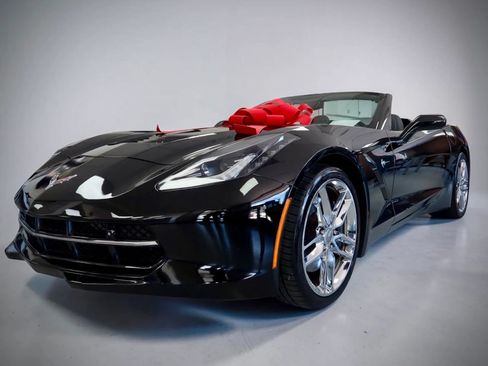 Used 2016 Chevrolet Corvette Stingray Convertible w/ 2LT Preferred Equipment Group RWD image 1