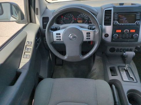 Used 2016 Nissan Frontier SV w/ SV Value Truck Package RWD image 17
