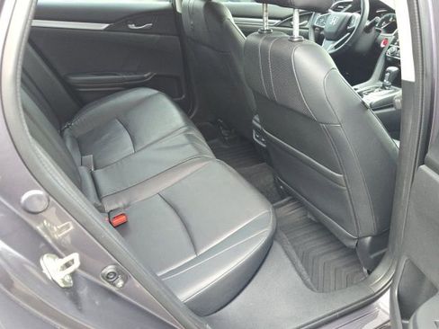 Used 2016 Honda Civic Touring image 10