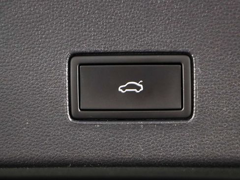 Used 2022 Volkswagen Atlas Cross Sport SEL Premium R-Line image 31