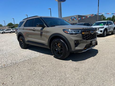 Used 2026 Ford Explorer Tremor w/ Tremor Convenience Package AWD/4WD image 2