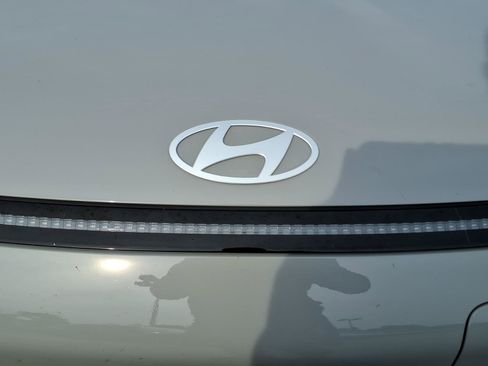 Certified 2024 Hyundai Kona Limited FWD image 12