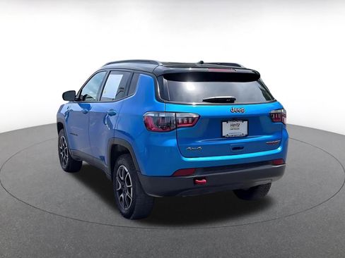 Used 2025 Jeep Compass Trailhawk AWD/4WD image 11