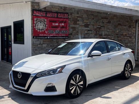 Used 2021 Nissan Altima 2.5 SV FWD image 2