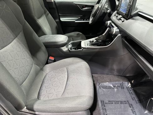 Certified 2022 Toyota RAV4 XLE image 15
