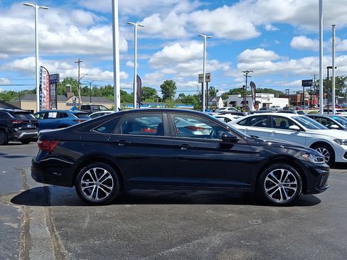 Certified 2025 Volkswagen Jetta Sport FWD image 7