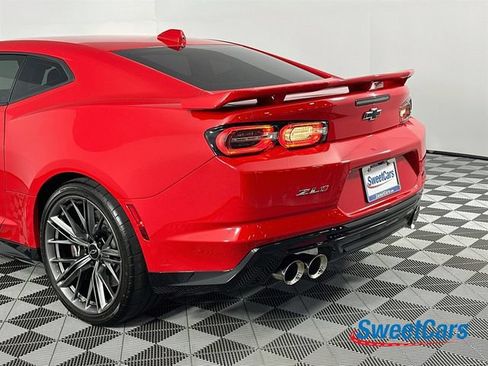 Used 2022 Chevrolet Camaro ZL1 RWD image 47