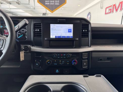 Used 2025 Ford F250 XL w/ 360-Degree Camera Package AWD/4WD image 16