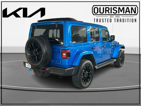 Used 2023 Jeep Wrangler Unlimited Sahara AWD/4WD image 4
