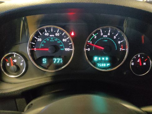 Used 2018 Jeep Wrangler Sport image 23