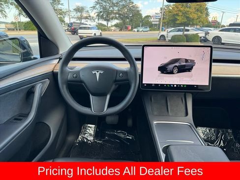 Used 2024 Tesla Model Y 2WD image 14