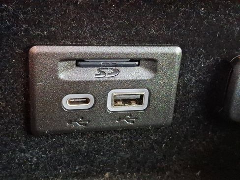 Used 2020 Cadillac XT4 Luxury w/ Cold Weather Package image 26