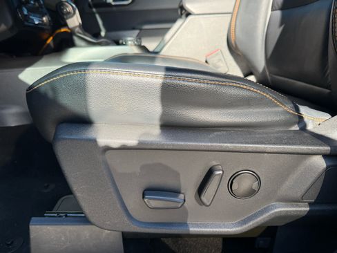 Used 2023 Ford Bronco Badlands w/ Sasquatch Package image 13