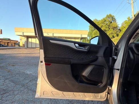 Used 2020 Ford Escape SE FWD image 10