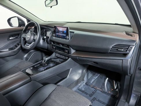 Used 2023 Nissan Rogue SV FWD image 13